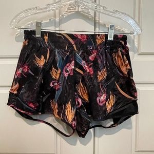 Lululemon Hotty Hot Shorts 2.5 Length Color Pink